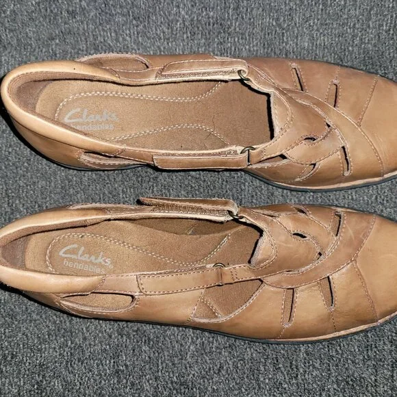 Cute Clarks Leather Loafers - Picture 11 of 11